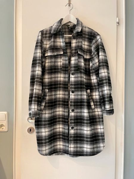 H&M Divided Jacke Mantel Kariert XS S schwarz weiß Karo Oversize in Köln -  Ehrenfeld | eBay Kleinanzeigen ist jetzt Kleinanzeigen