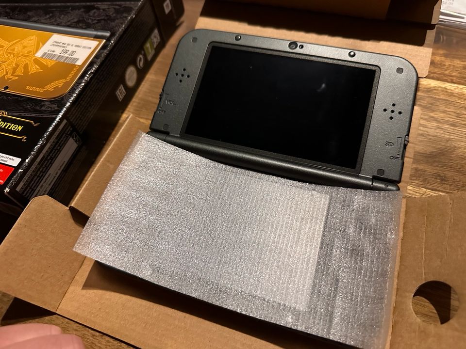 Nintendo 3DS XL HYRULE Edition ( inkl. Rechnung -> Erstbesitzer) in Reutlingen