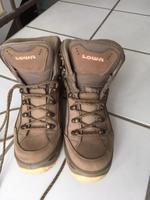 Wanderschuhe, Gr.39,5 Renegade von Lowa , Gore Tex für 150 € Hessen - Karben Vorschau