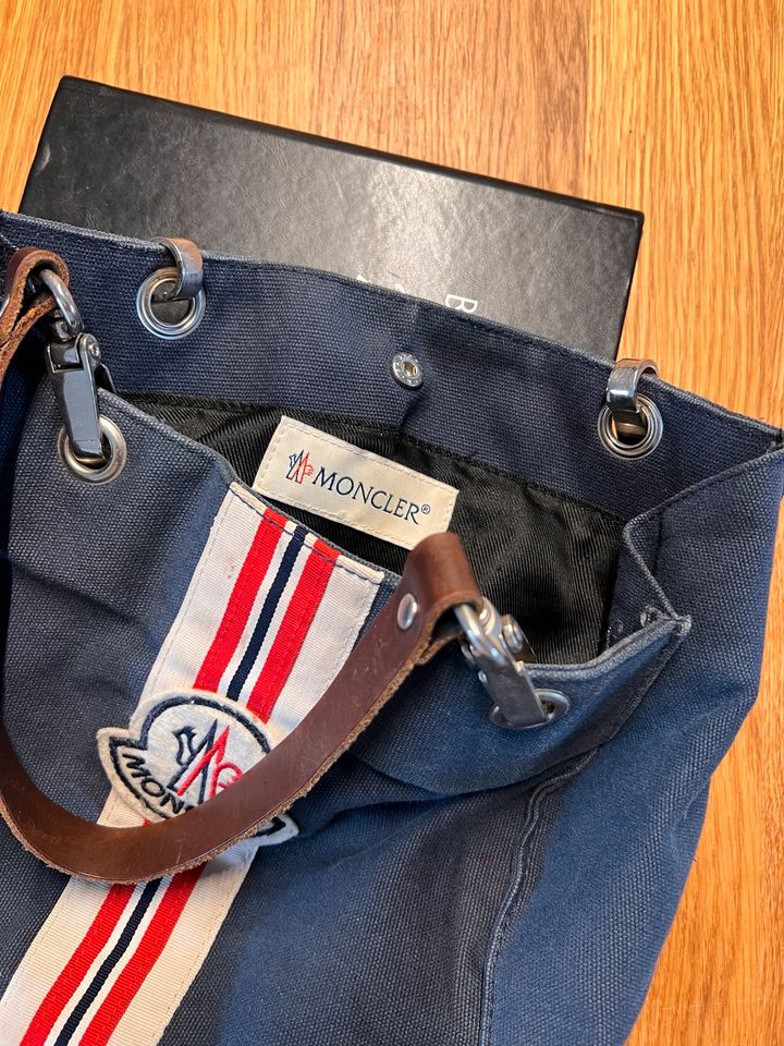 Moncler Vintage Tasche in Bovenden