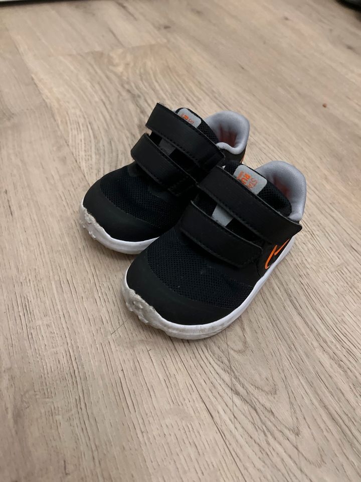 Nike Babyschuhe schuhe  gr 21 in Essen