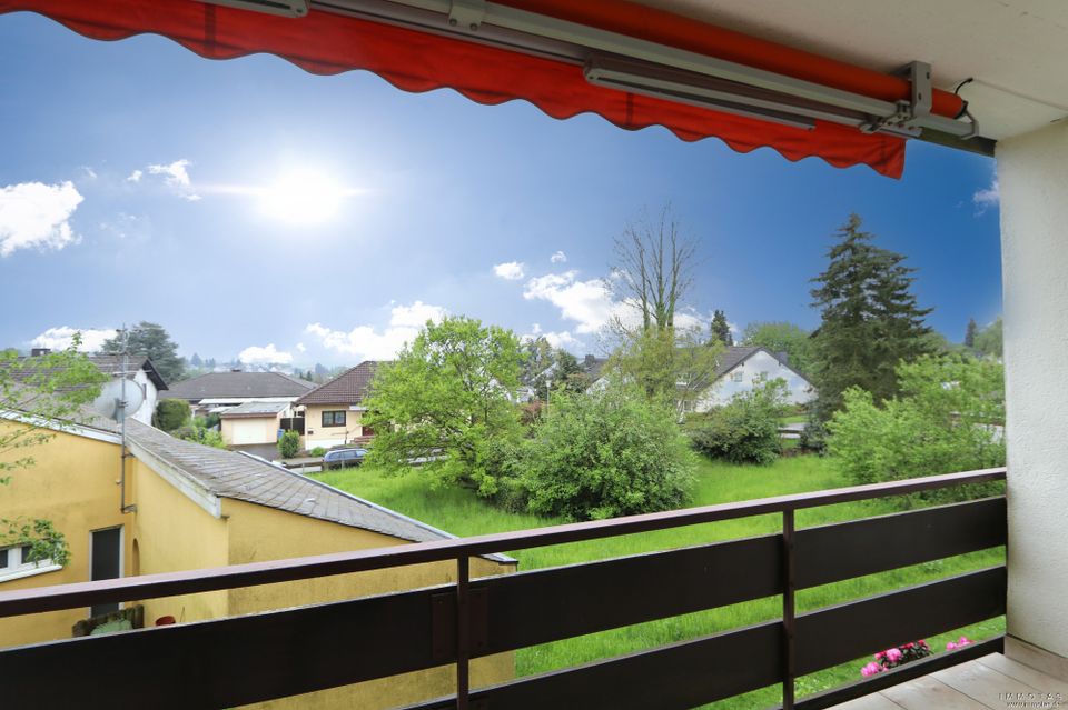 Sehr schöne Zweizimmerwohnung mit Balkon, Kamin und Stellplatz im 1. Obergeschoss in Ehlscheid