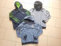 Jungen Hoodie Gr. 170 176 S C&A Chapter blau schwarz weiß Nordrhein-Westfalen - Recklinghausen Vorschau