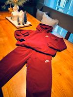 Neuwertiger Nike Anzug Bayern - Marklkofen Vorschau