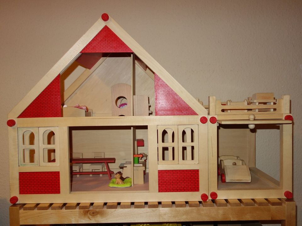 Holz-Puppenhaus mit viel Zubehör in Berlin - Mitte | Holzspielzeug günstig  kaufen, gebraucht oder neu | eBay Kleinanzeigen ist jetzt Kleinanzeigen