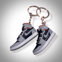 Mini Sneaker Keychain mit Box I Jordan 1 High Crimson I NEU Kr. München - Ottobrunn Vorschau