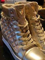 Guess Keilabsatz Sneaker/Schuhe Gr. 38 -Fast Neu - Köln - Nippes Vorschau