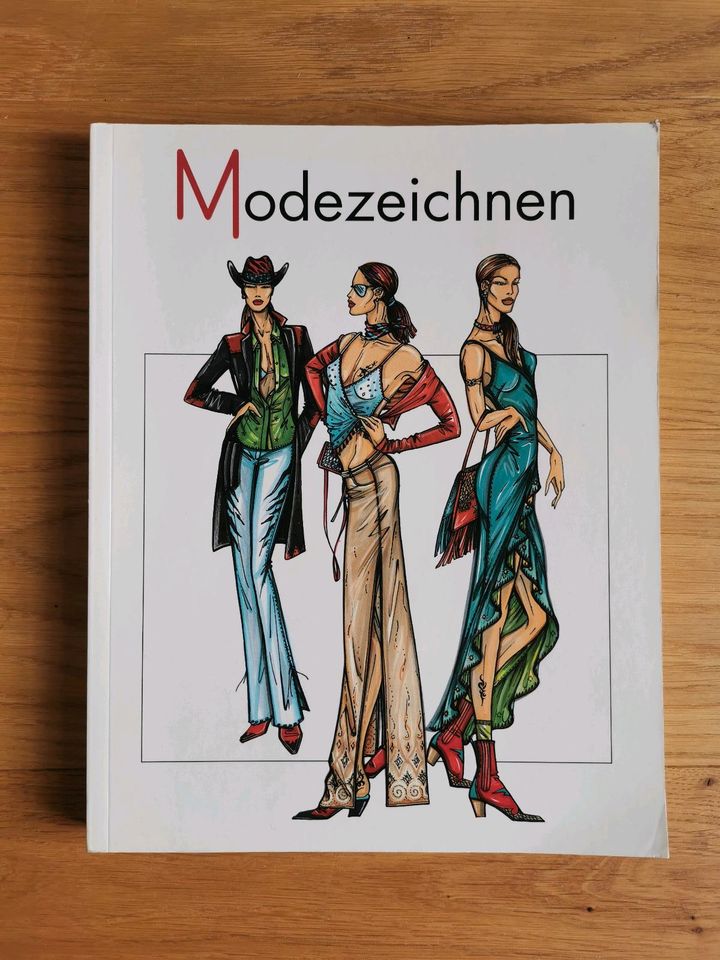 Modezeichnen - Sehr guter Zustand in Berlin