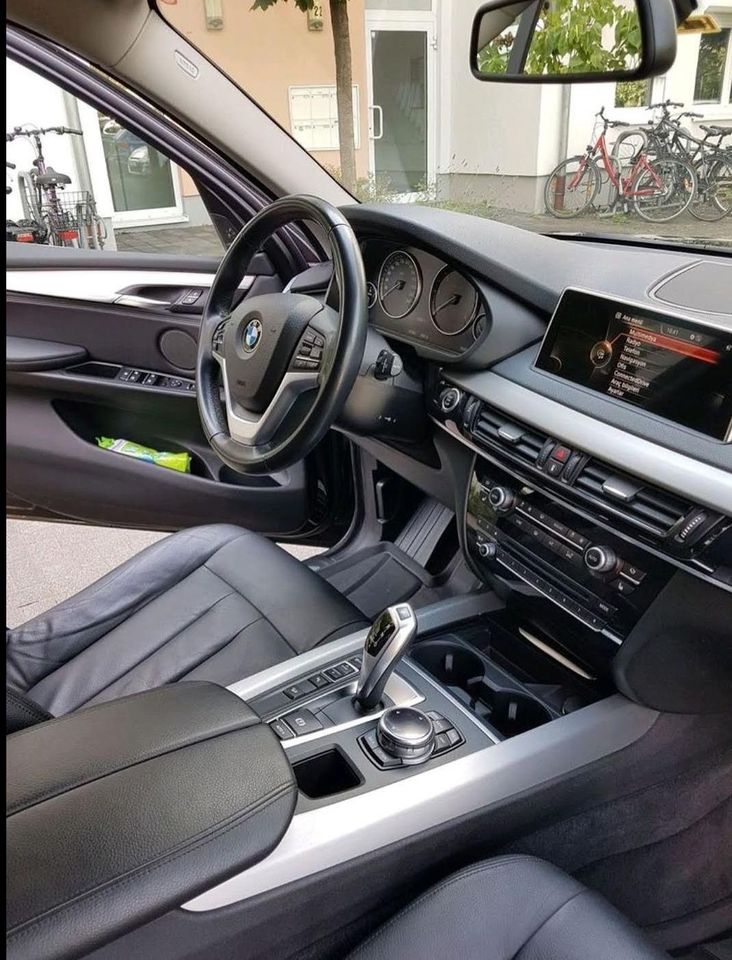 BMW X5 xDrive30d 7 -Sitzer Navi Harman Kardon Euro 6 in Bonn
