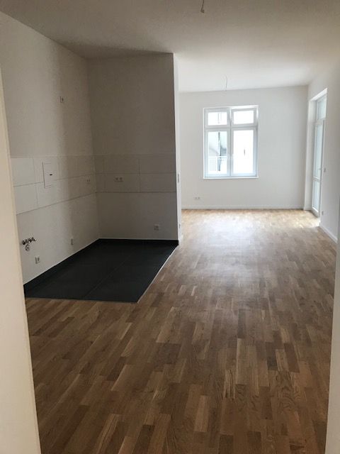 (53/11) 2 - Zimmerwohnung + Balkon hochwertig Saniert Altbau in Magdeburg Buckau in Magdeburg