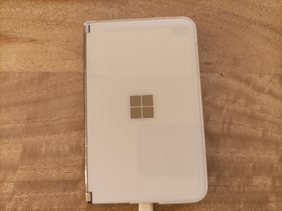 Microsoft Surface Duo 2 in Nürtingen