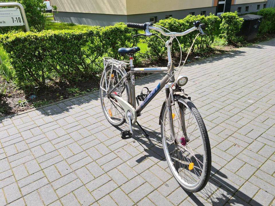 Fahrrad Giant Herren 28 Zoll in Berlin