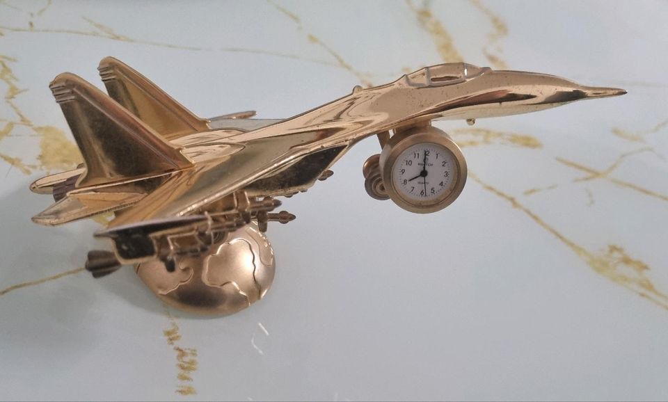 Deko Flugzeuge in Gold/Kupfer (Handgemacht) integrierte Uhr in Dortmund