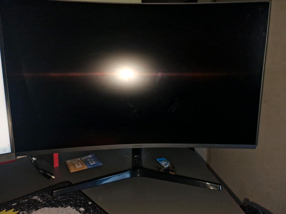 Samsung C32HG70QQU Gaming Monitor 32" QLED 2560x1440/144hz 1ms in Dorfen