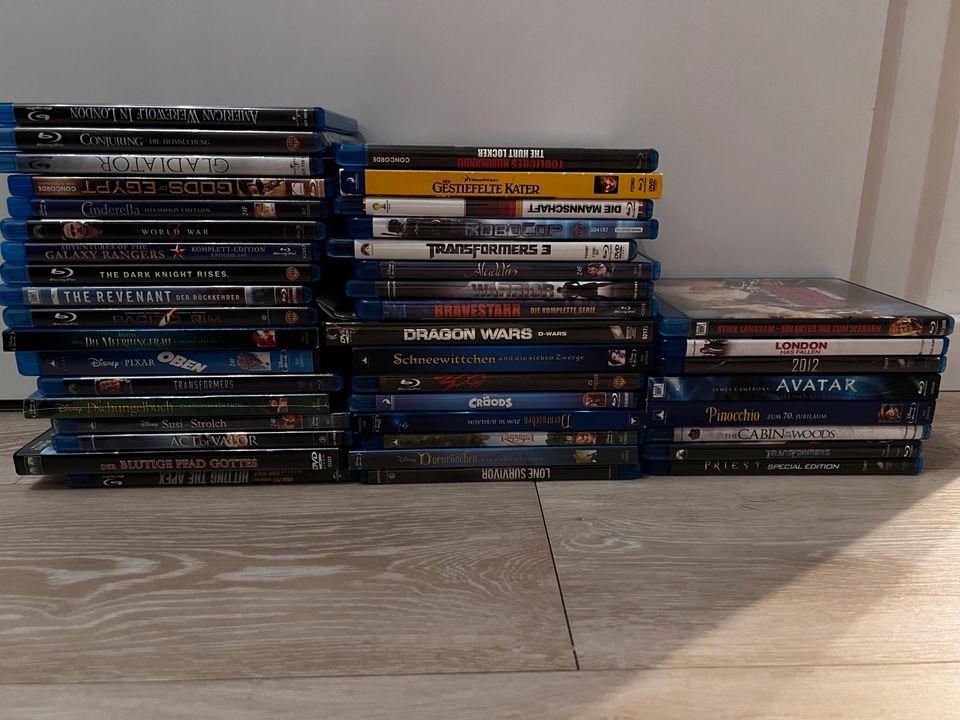 Blue Ray Sammlung nur  komplett 42 Filme+11 Filme extra in Schöllkrippen