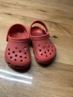 Crocs, Badeschuhe, rot Gr. 19/21, Gr. 4/5 Leipzig - Kleinzschocher Vorschau