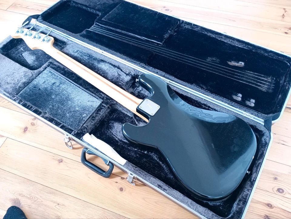 1979 Fender Precision Bass 100% original+ OHSC in Wiesbaden