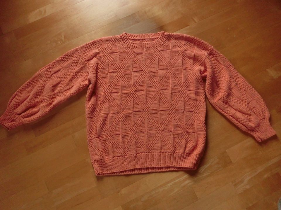 Handgestrickter Damenpullover in Pfaffenhofen a.d. Ilm