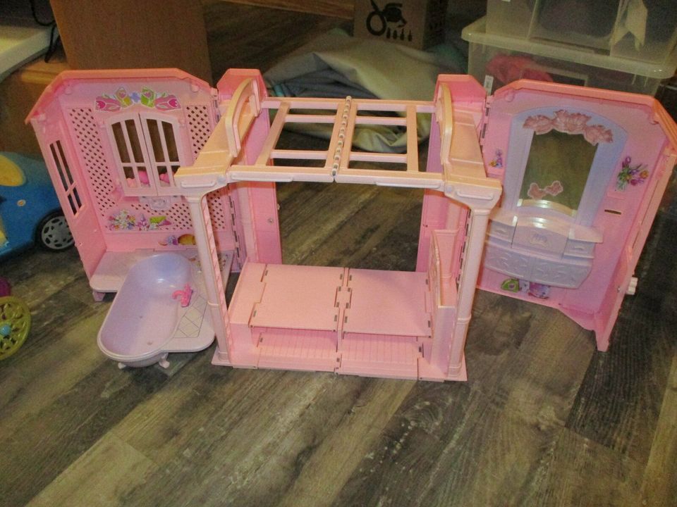 Barbie Haus Wohnhaus Retro Alt 2000 in Niedersachsen - Wiesmoor | Barbie  Spielzeug gebraucht kaufen | eBay Kleinanzeigen ist jetzt Kleinanzeigen
