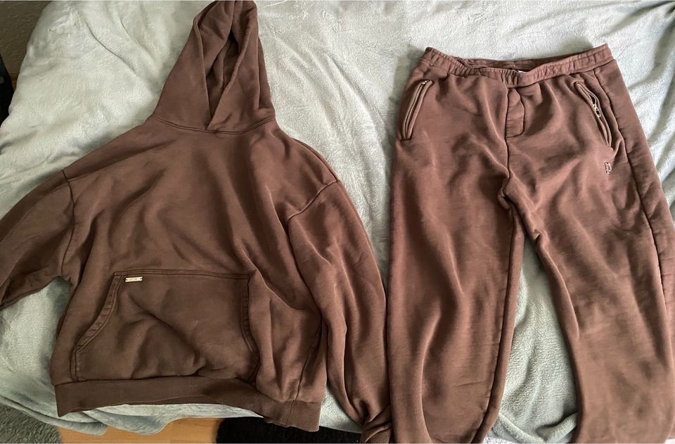 Peso Raws hoodie + Pants in Essen