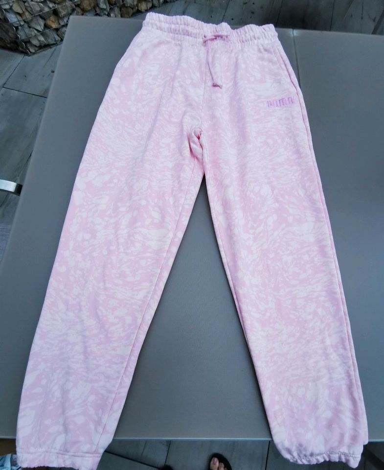 Puma Jogginghose rosa camouflage Gr.M in Ebermannstadt