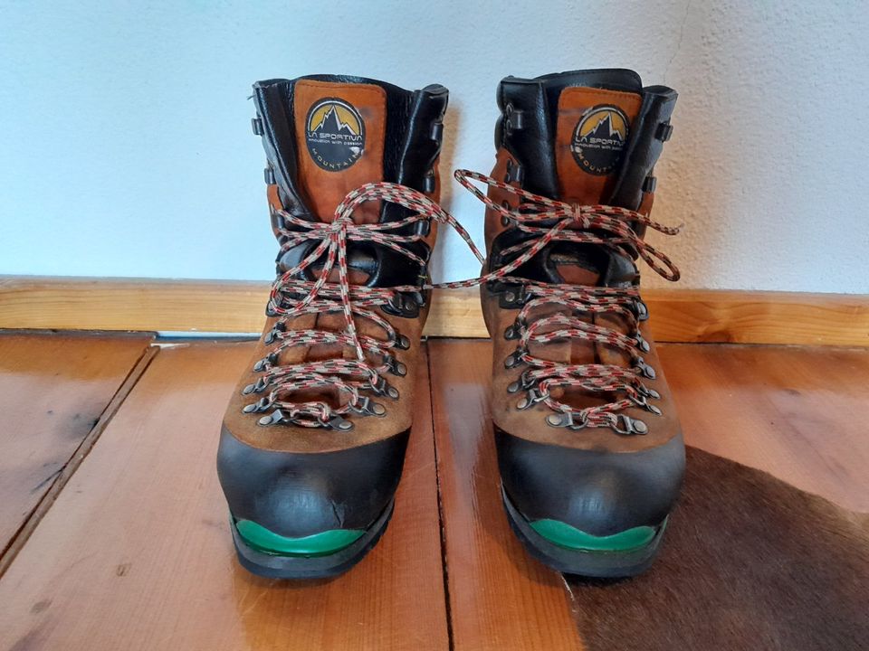 La Sportiva Nepal Top Work I Gr 45 Bergstiefel Alpin Wanderschuhe in Bad Dürrheim
