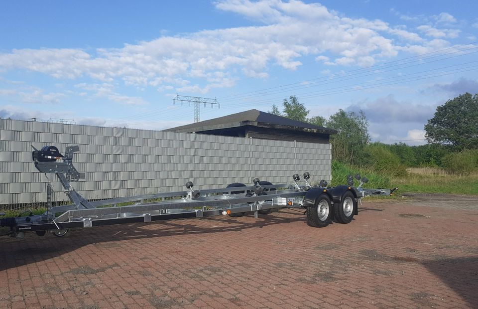 Bootstrailer 3500 Kg 3,5 t Bootsanhänger Transport Boot in Neubrandenburg