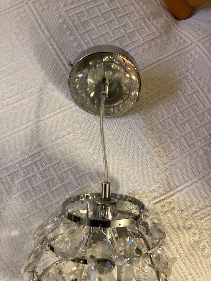 Lampe mit Tropfen aus Kunststoff in Lünen