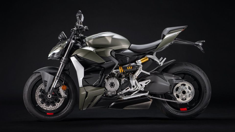 Ducati Streetfighter V2 - Storm Green in Hamburg