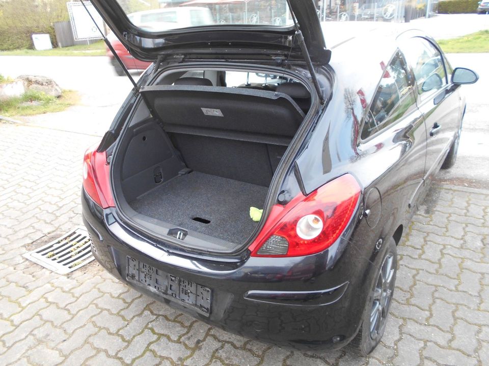 Opel Corsa 1.2 Edition mit Klima und Tempomat in Neumünster