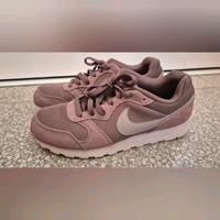 Nike Sneaker / Turnschuhe neuwertig Gr. 39 Thüringen - Sondershausen Vorschau