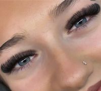 Wimpernverlängerung/Wimpernextensions 1:1, Volumen, Mega-Volumen Berlin - Friedrichsfelde Vorschau