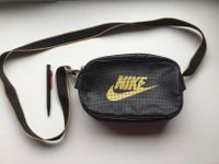 Nike Crossbody Vintage Tasche Schwarz/Gold Unisex 90er Jahre Hessen - Petersberg Vorschau