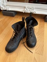 Dr. Martens Pascal Gr. 40 grau Top Zustand Nordrhein-Westfalen - Essen-Haarzopf Vorschau