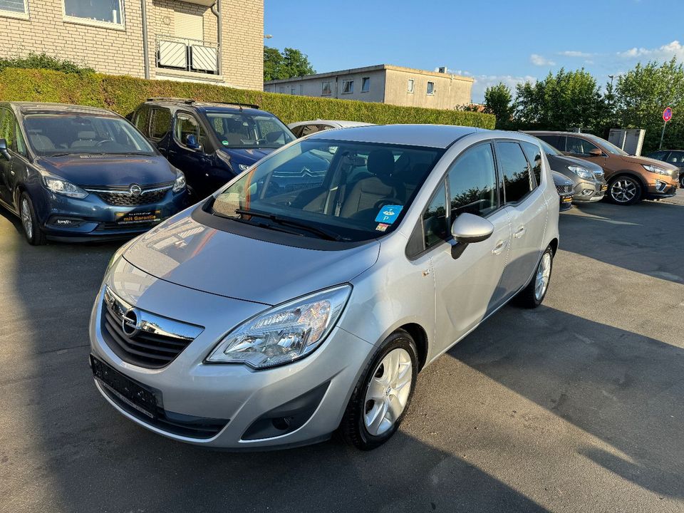 Opel Meriva B Design Edition in Paderborn