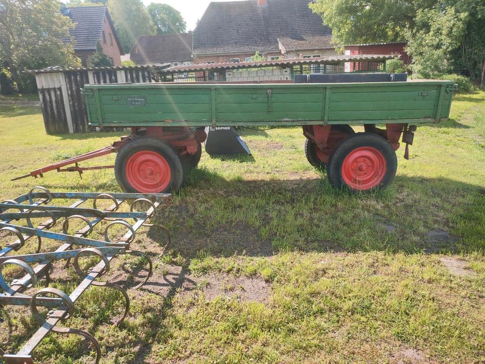 Traktor Anhänger mit Stahlboden in Gammelin