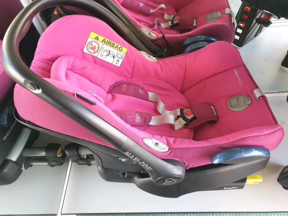 Maxi Cosi mit Isofix Basis Station pink ECE R44-04 in Heubach