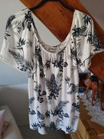 Sommershirt mit Carmenausschnitt 38/40 weiß -blau Brandenburg - Milower Land Vorschau