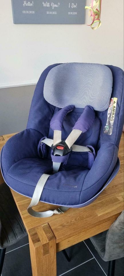 Komplettset Maxi Cosi inkl. 2 Way Fix und Schonbezügen in Wegberg