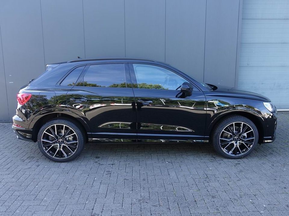MIETWAGEN - Audi Q3 quattro 2,0 S-Line TFSI | YY-8000 in Hainburg