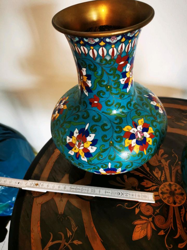 Seltene Vasen je 60 Euro in Dresden