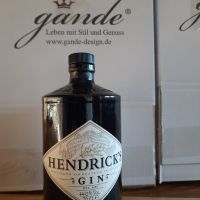 Eine Hendricks Gin Flasche (Leer) 0,7 ltr. mit Korken Nordrhein-Westfalen - Jüchen Vorschau