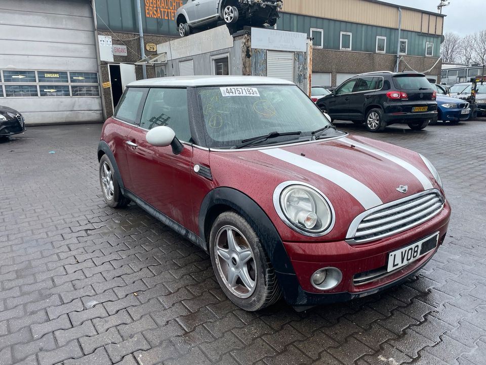 Schlachtfest Mini R56 R55 R57 Haube Stoßstange Tür Träger N12B16A in Bochum