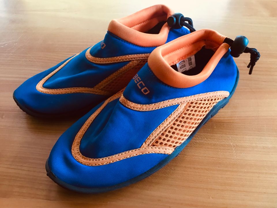 Badeschuhe Surfschuhe blau/ orange Gr. 30 wie neu! in Wedel