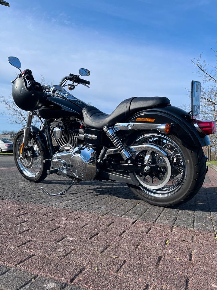 Harley Davidson Dyna Super Glide Custom FXDC in Obertshausen