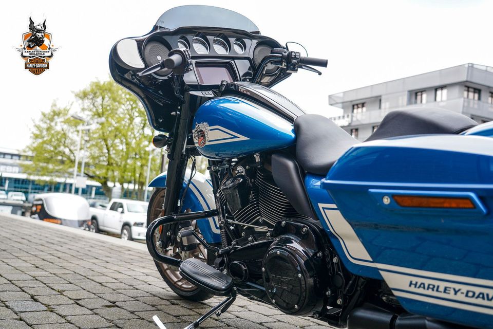 Harley-Davidson FLTRXST Street Glide ST 117 Fast Johnnie in Bielefeld