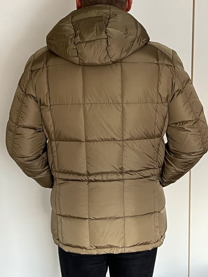 Moncler Daunenjacke Herren Größe L Winterjacke in Limburg