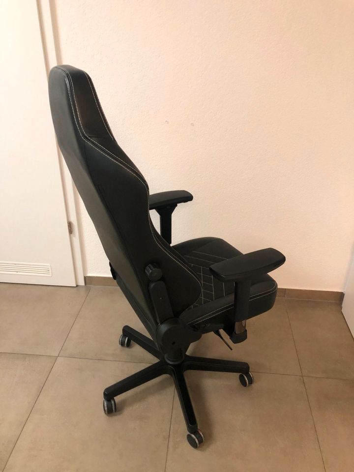 Noblechairs Gaming und Büro Stuhl HERO SCHWARZ/PLATINWEIS in Bad Säckingen