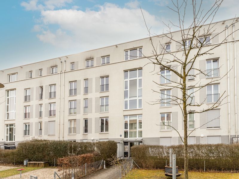 Beim Riemer Landschaftspark - Helle 4-Zimmer Wohnung mit Sonnenloggia & Garten für erholsame Stunden in München