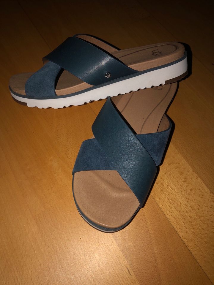 UGG Sandaletten blau Gr.36 **NEU** in Düsseldorf